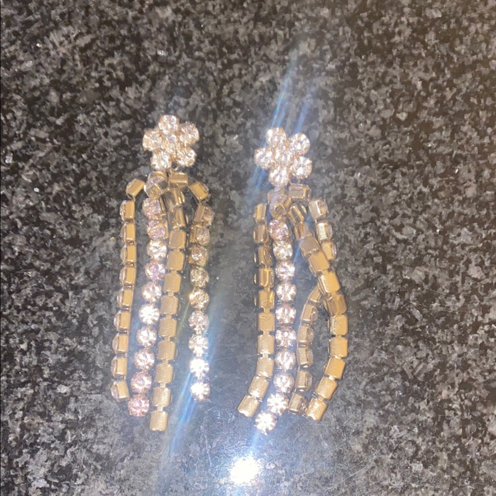 Flower gem statement earring - Picture 3 of 5